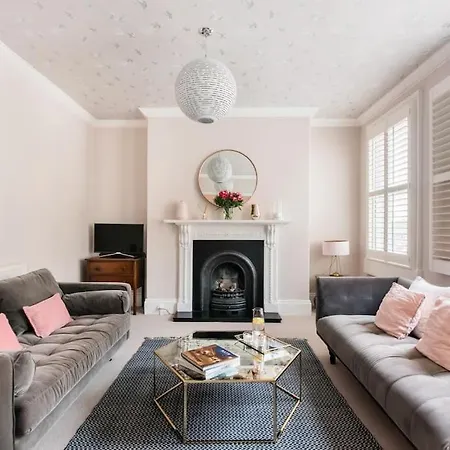 Charlotte Street Apartment-3