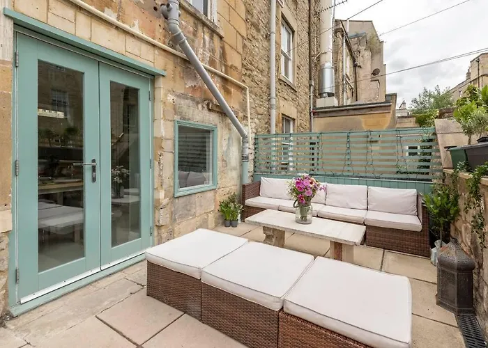 Lovely 4 Bedroom Townhouse Bath